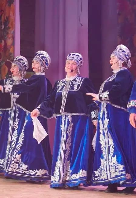 Музыкальная гостиная «Душа народа: костюмы и мелодии»