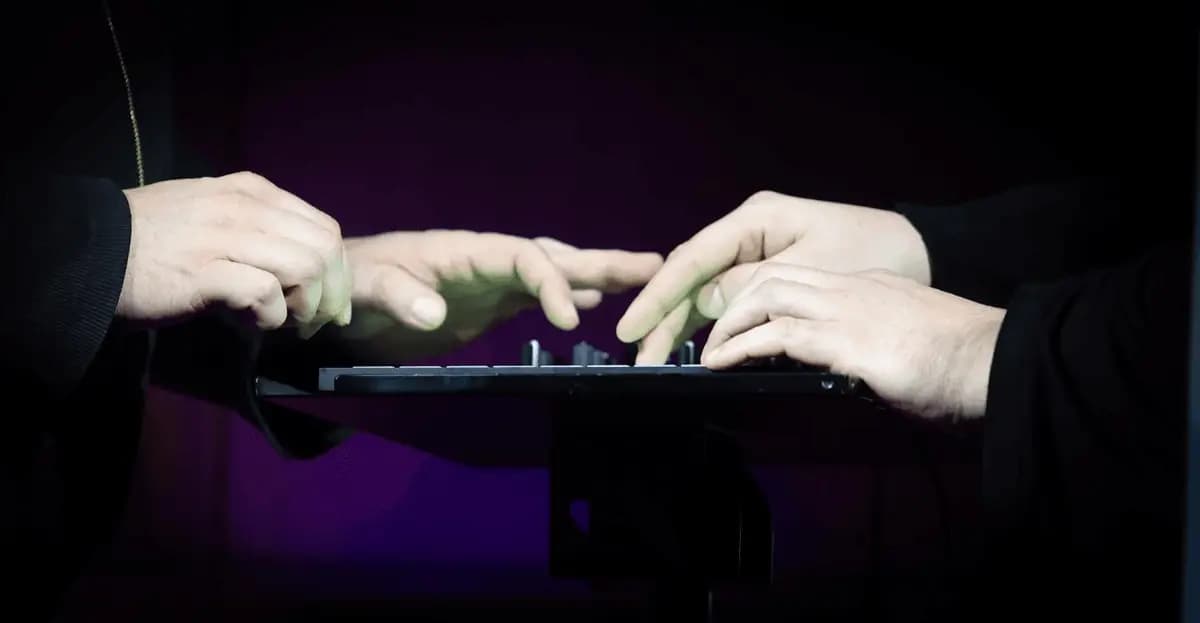 Импровизaция и структура. Концерт «ЦЭАМ. Импросхема». Саунд-арт инсталляция ROTOR. Фотовыставка.