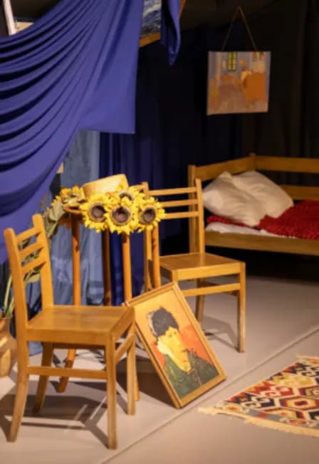 Экскурсия по выставке «Ни в какие рамки»