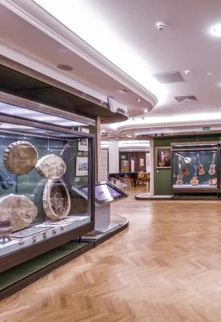 Посещение постоянной экспозиции и временных выставок Музея музыки