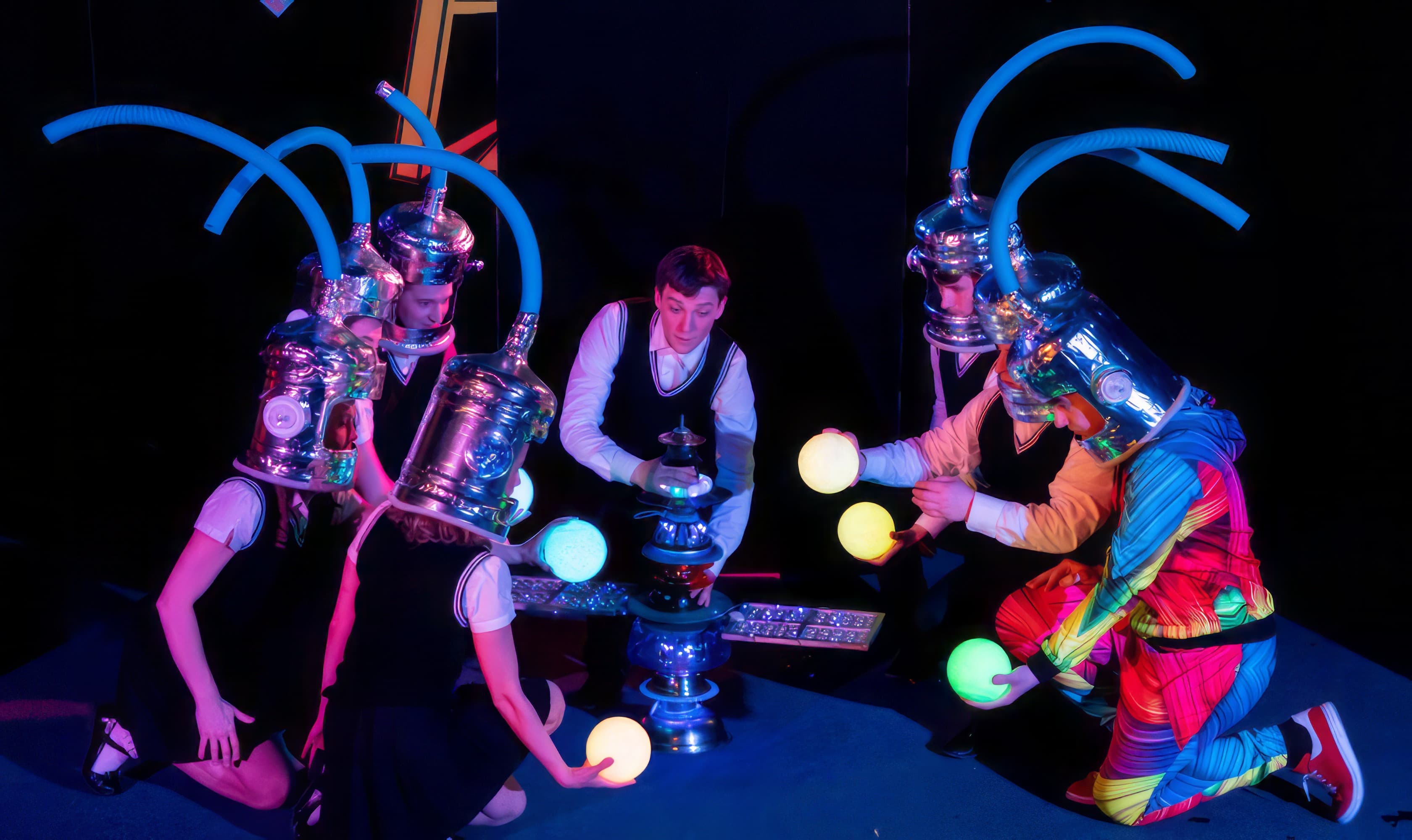 Мой дедушка живёт на Сатурне (Буфф)