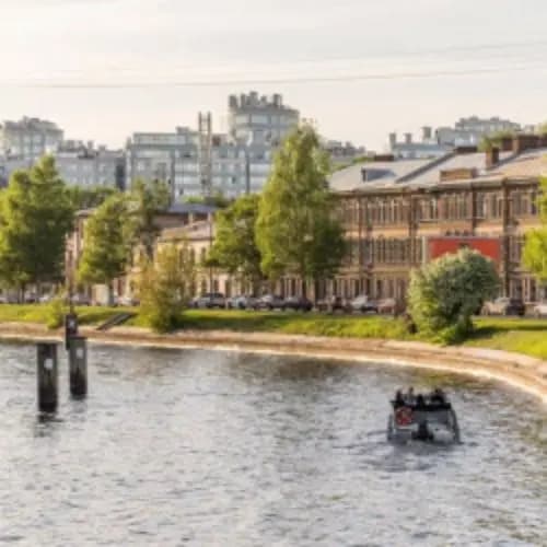 По рекам и каналам северной столицы в мини-группе до 11 человек