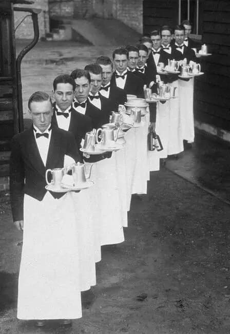 ГАСТРОНОМИЧЕСКИЙ ПЕТЕРБУРГ: ИЗЯЩНАЯ ПЕТЕРБУРГСКАЯ КУХНЯ. НАЧАЛО