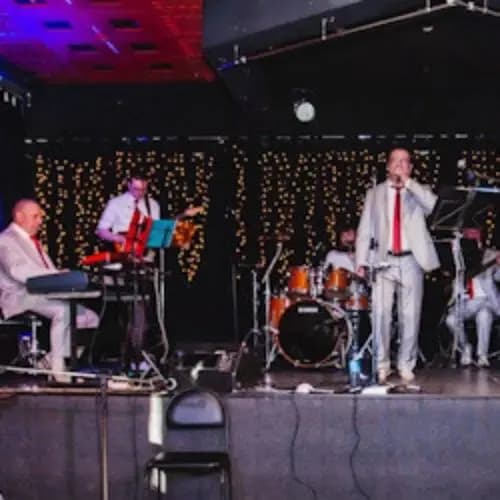 Город играет джаз