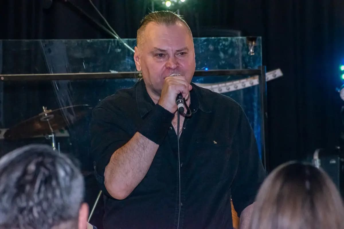 Виталий Гасаев. Песни Победы (Бродячая собака)