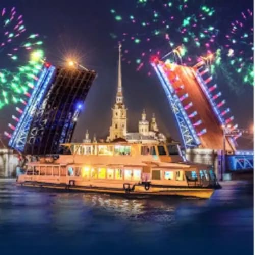 Салют 9 мая с борта теплохода и праздничный концерт