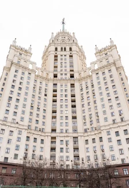 Высотка на Котельнической набережной. Экскурсия с посещением квартиры в центральном подъезде здания