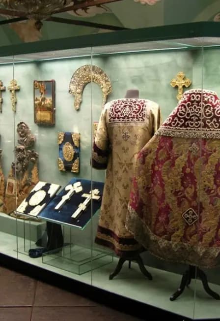 Сокровища Ростовского кремля (лицевое шитье и серебряные изделия XVII-XVIII вв. из собрания музея)