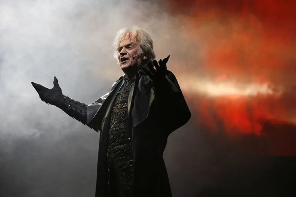 Дракон (Театр комедии им. Акимова)