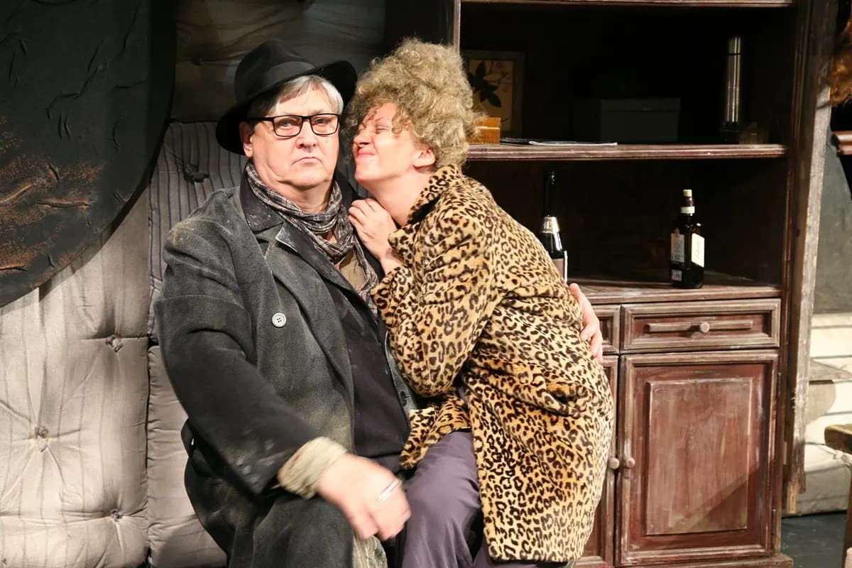 Святое семейство (Театр комедии им. Акимова)