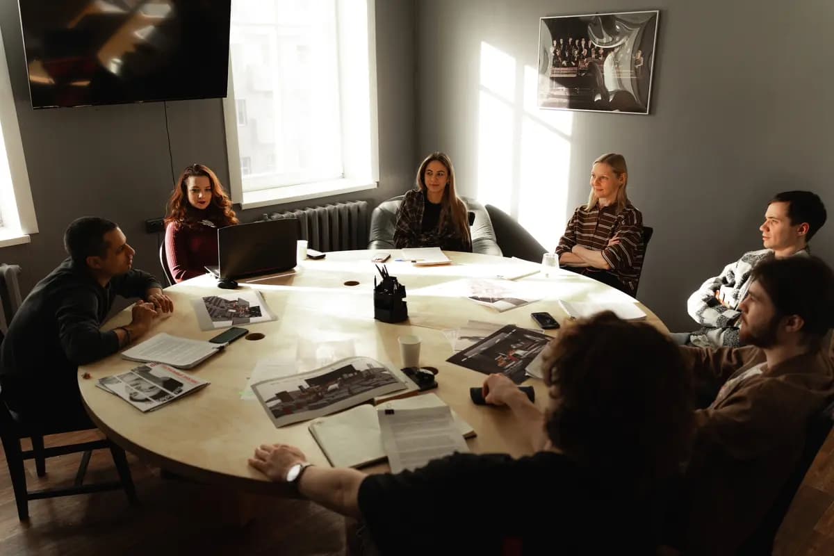 Дорогая Елена Сергеевна (Красный факел)