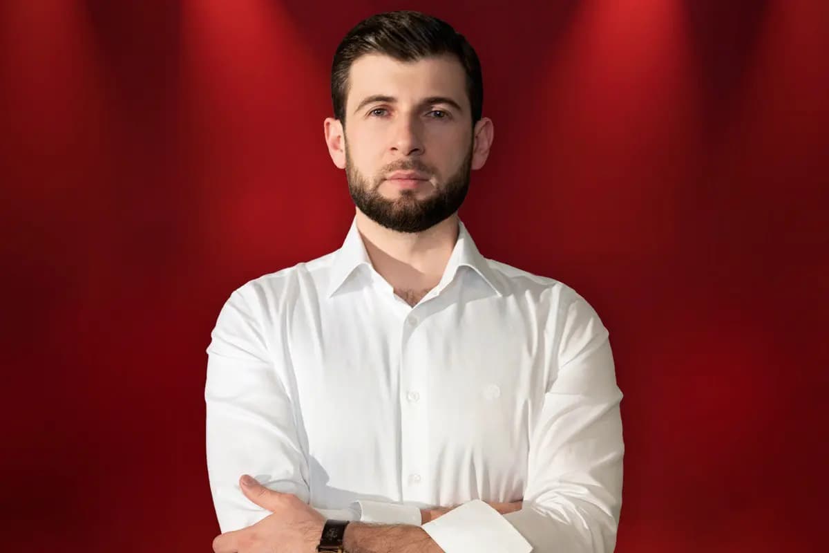 Азамат Биштов (Концертный зал СОГУ)