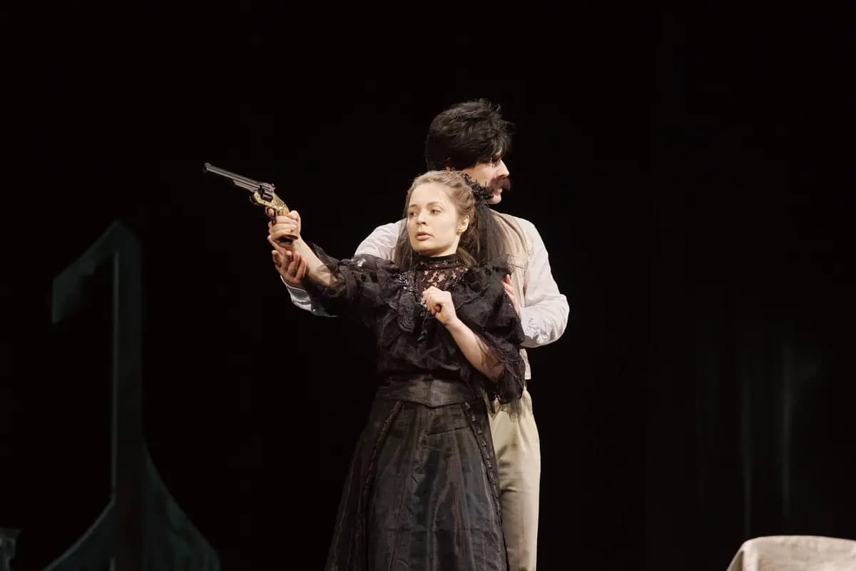 Предложение с медведем (ДК железнодорожников)