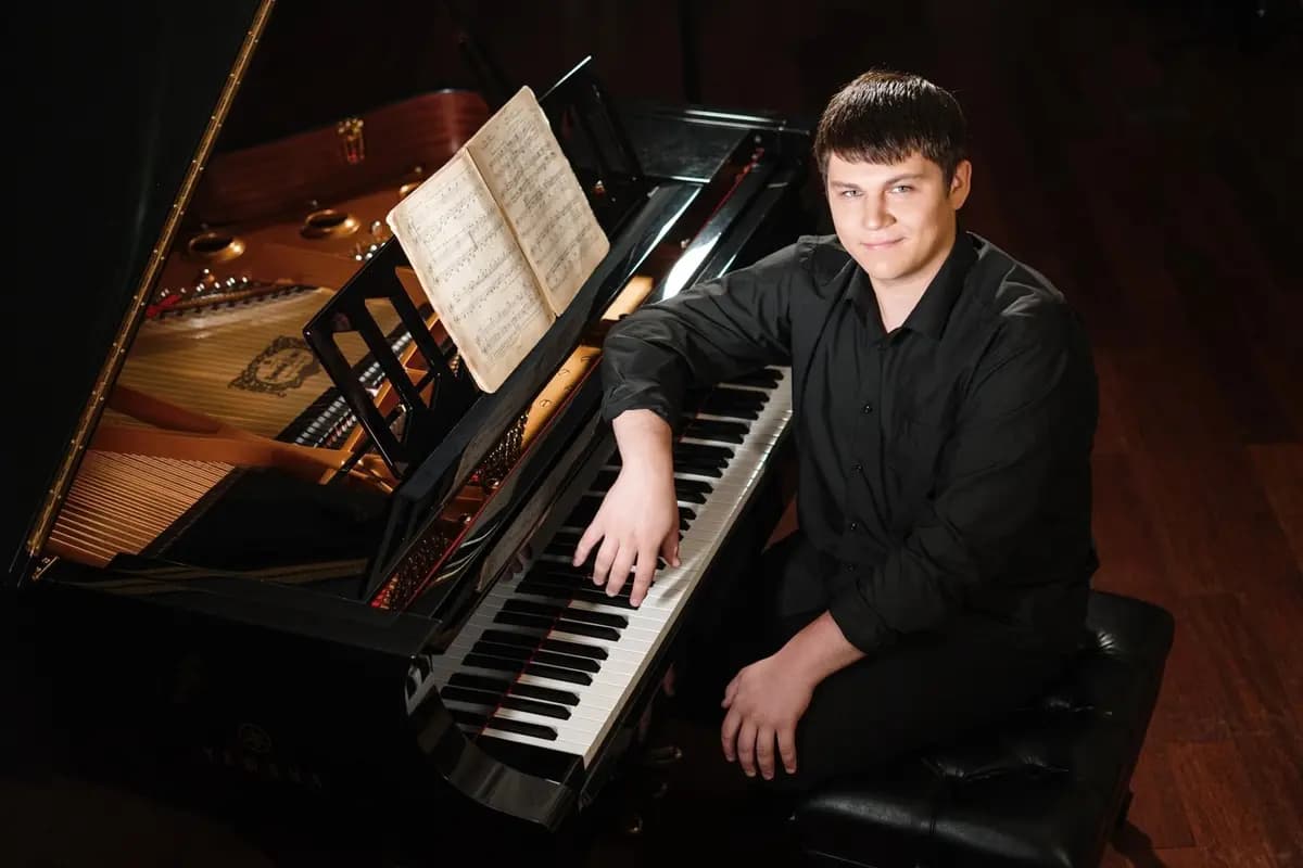 Симфонический оркестр и Сергей Давыдченко (Концертный зал им. Прокофьева)