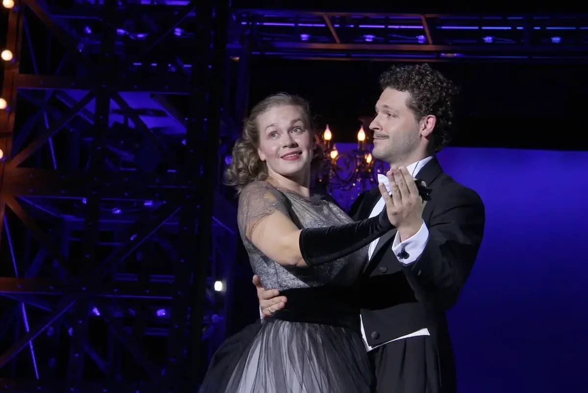 Весёлые времена (МХТ имени А. П. Чехова)