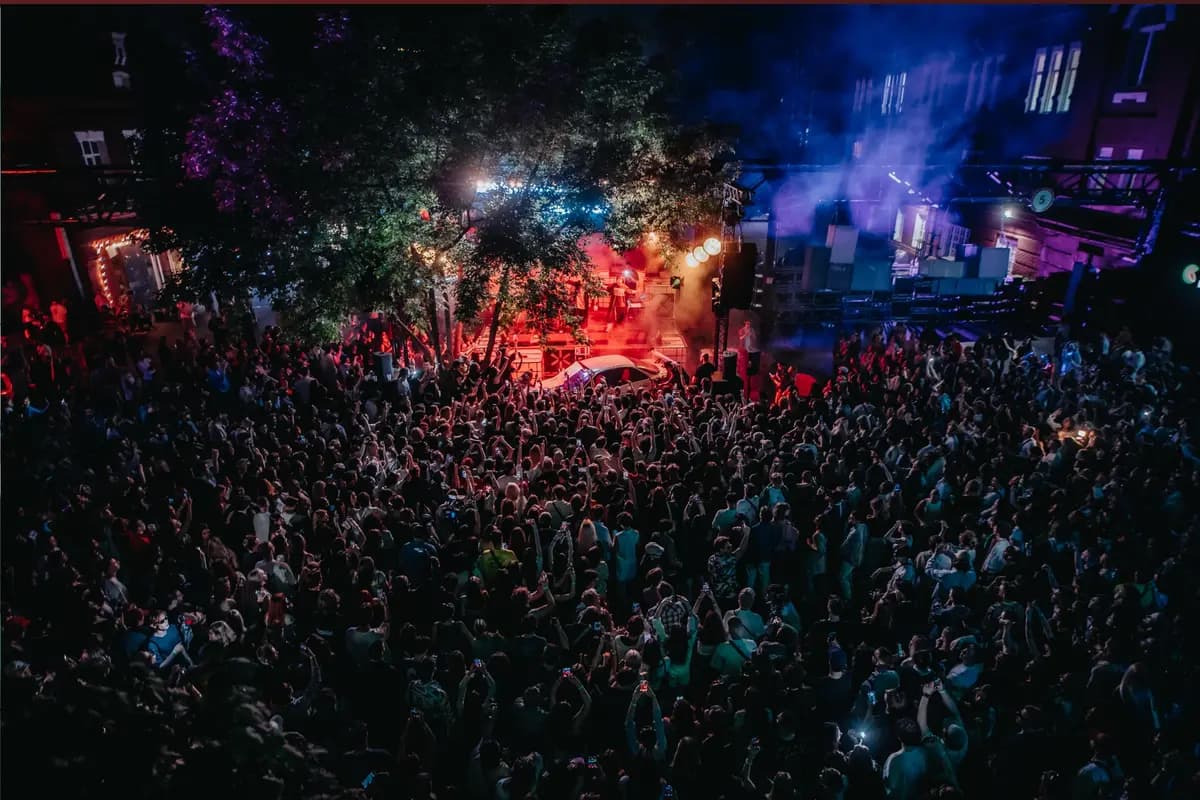 Это база (ДК Альфа Кристалл)