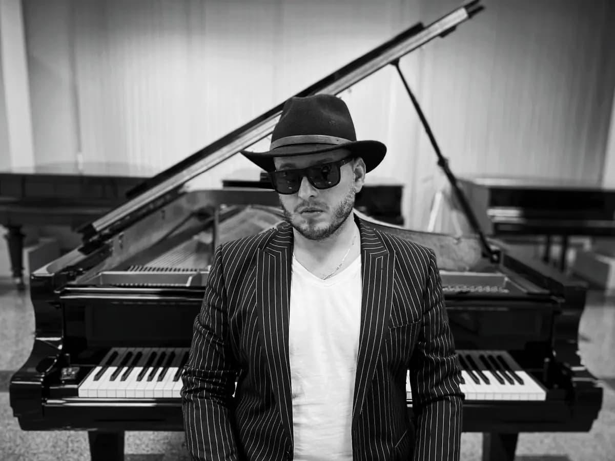 В движении (Филармония)