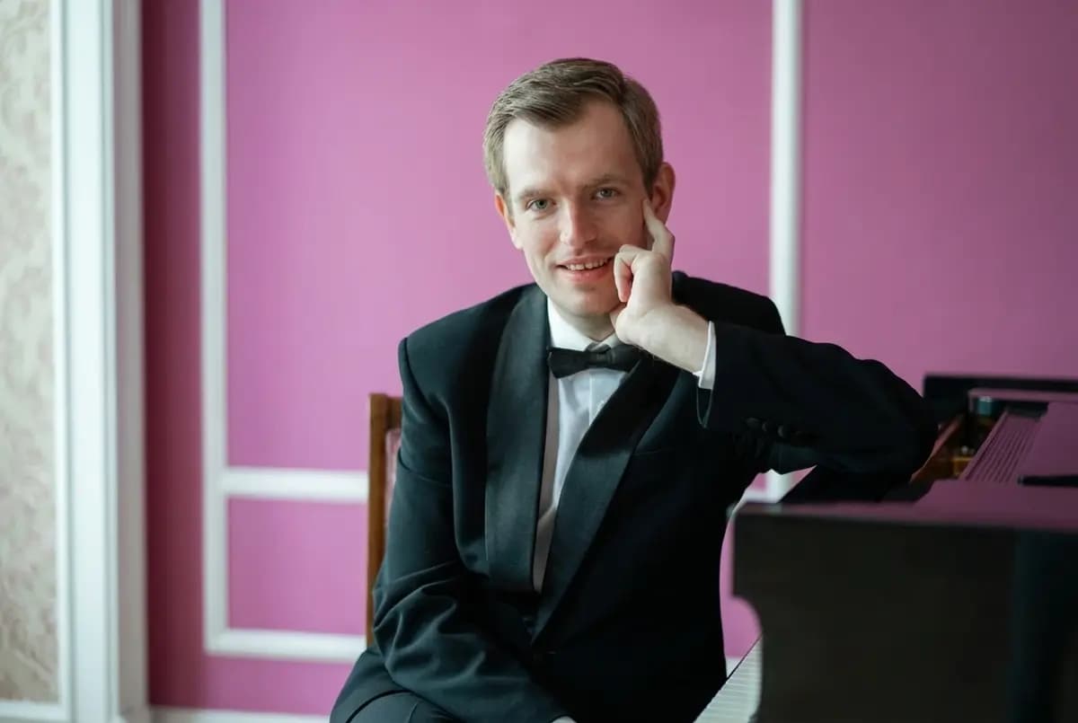 В прекраснейшем месяце мае (Культурный центр Елены Образцовой)