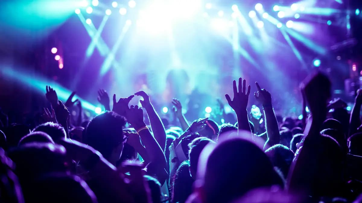 Fandom Party (Live Stars)