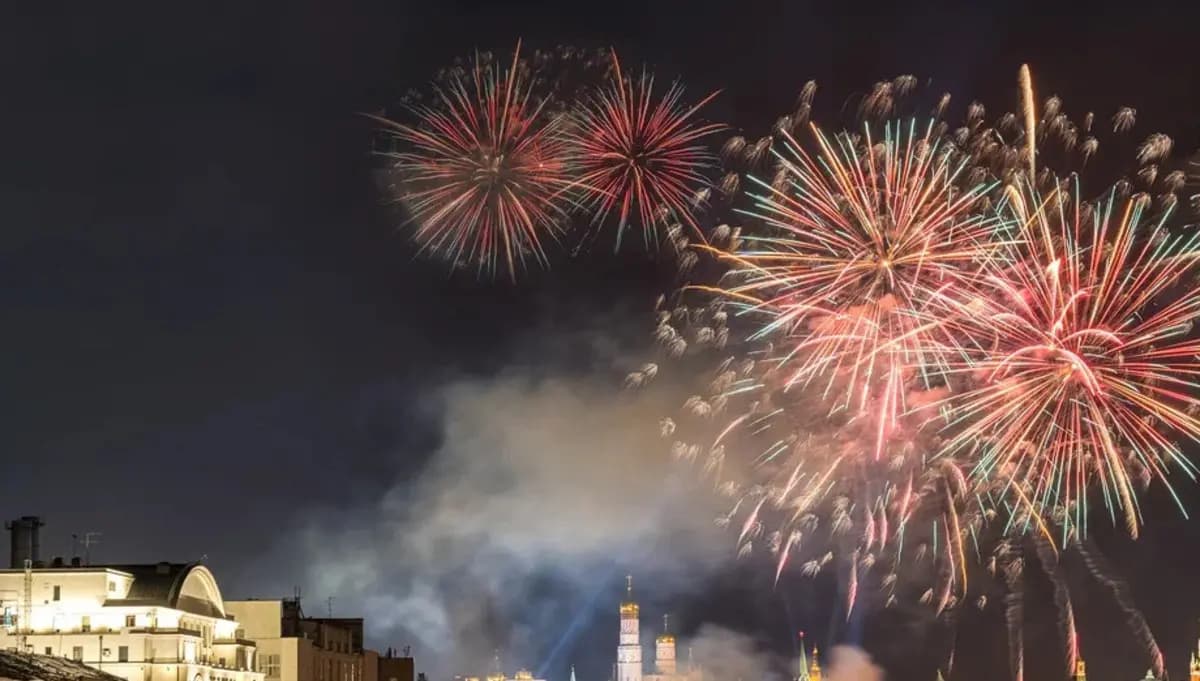 Салют 9 мая (Причал на Фонтанке 53)