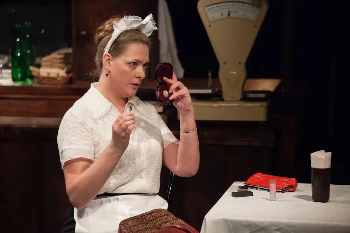 Про Любовь (Театр им. Комиссаржевской)