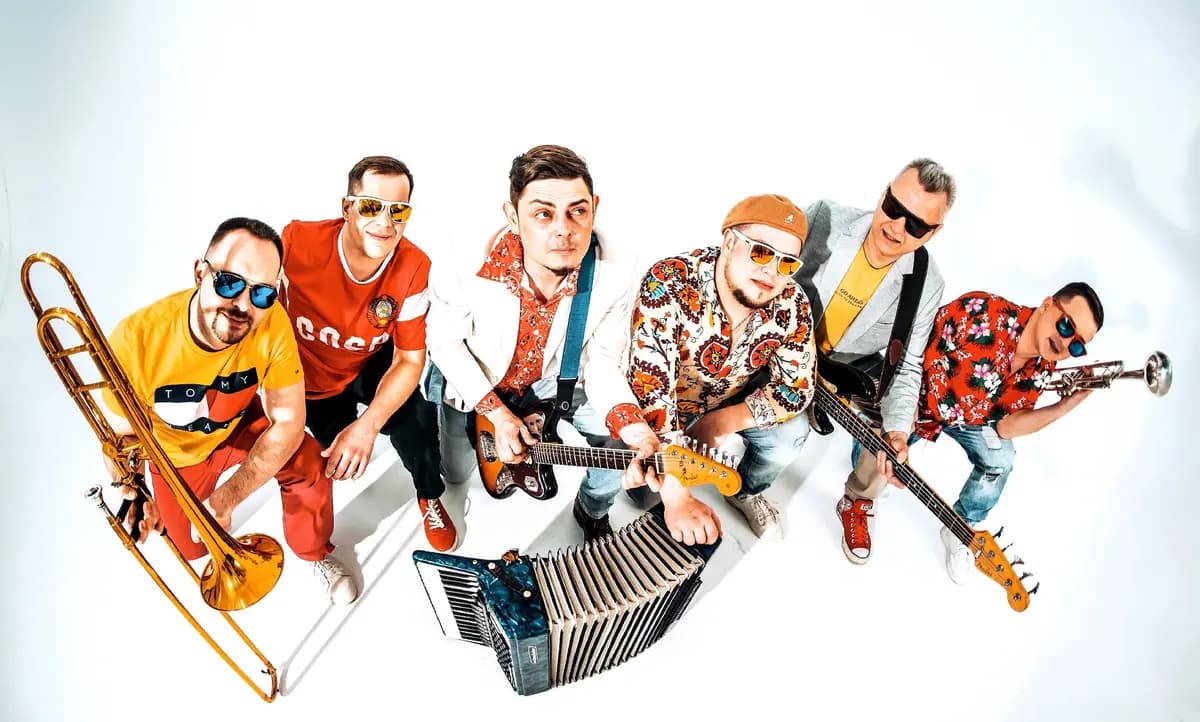 Рви меха — оркестр! (Stereo People)