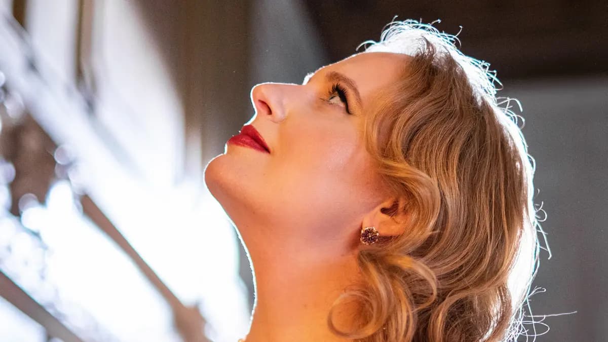 Анна Паклина. Час перед рассветом (Своё поле)