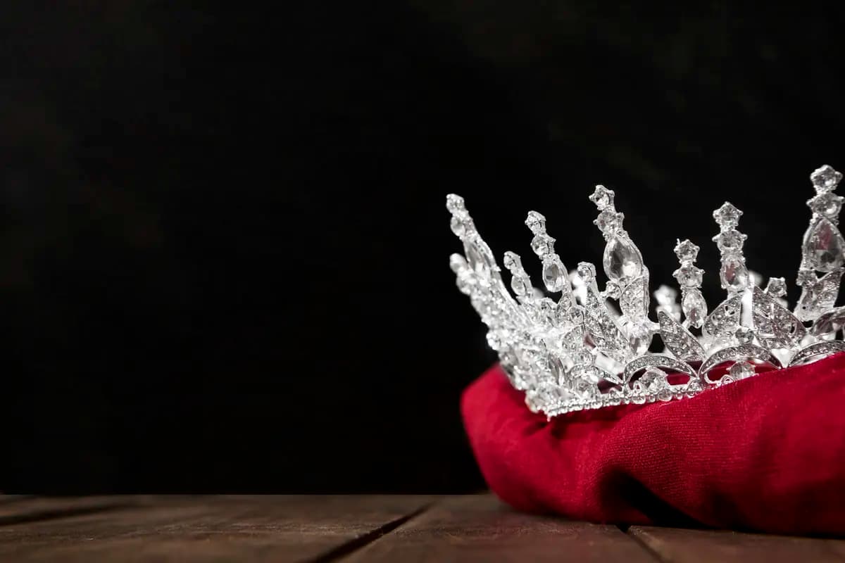 Алтын ханым (Дворец Республики)