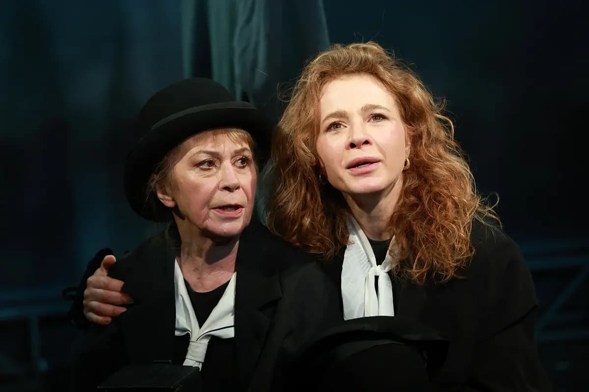 Две дамочки в сторону севера (Мастерская)