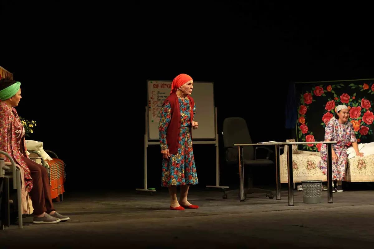 Карчӑксем качча каяççӗ / Выходили бабки замуж (Чувашский драматический театр им. Иванова)