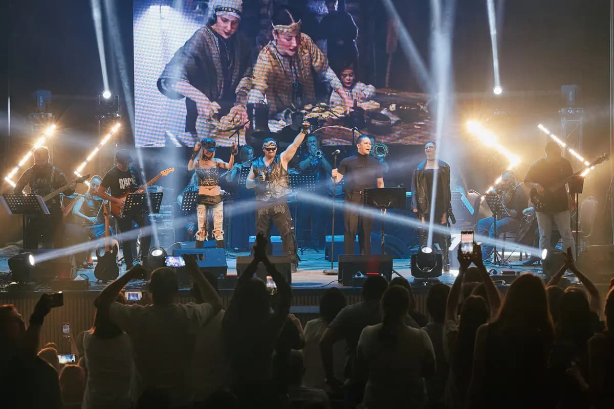 Мировые рок-хиты с АСО-оркестром (ДК «Ростсельмаш»)