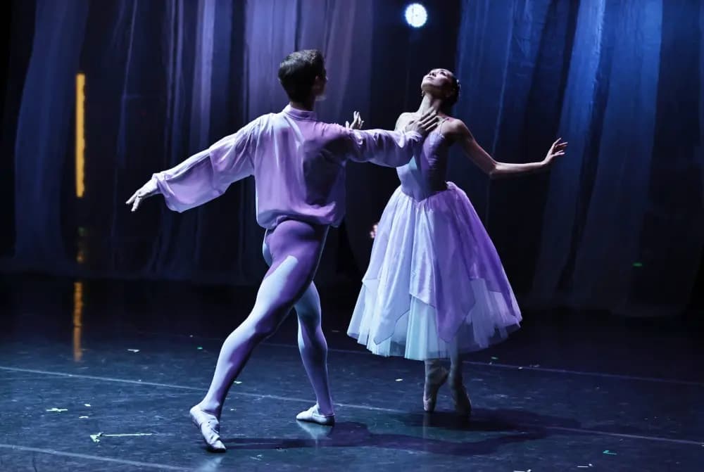 Призрачный бал и Кармен-сюита (Музыкальный театр)