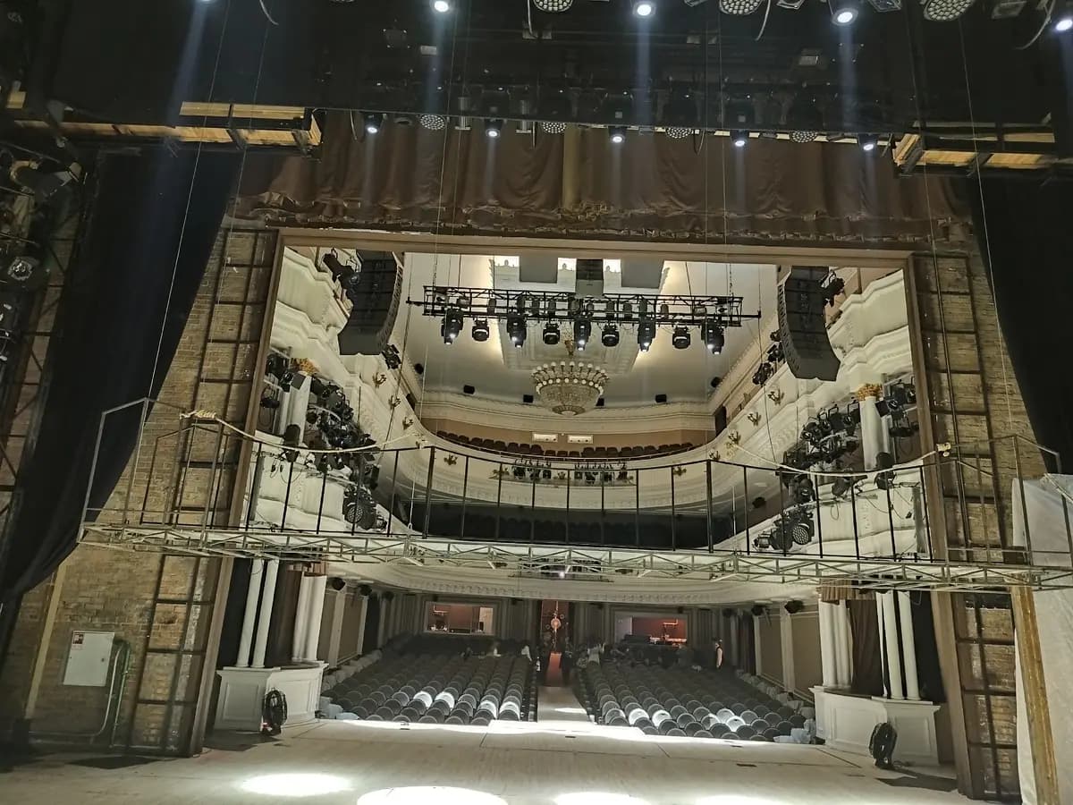 Волшебный мир закулисья (Драматический театр им. Пушкина)