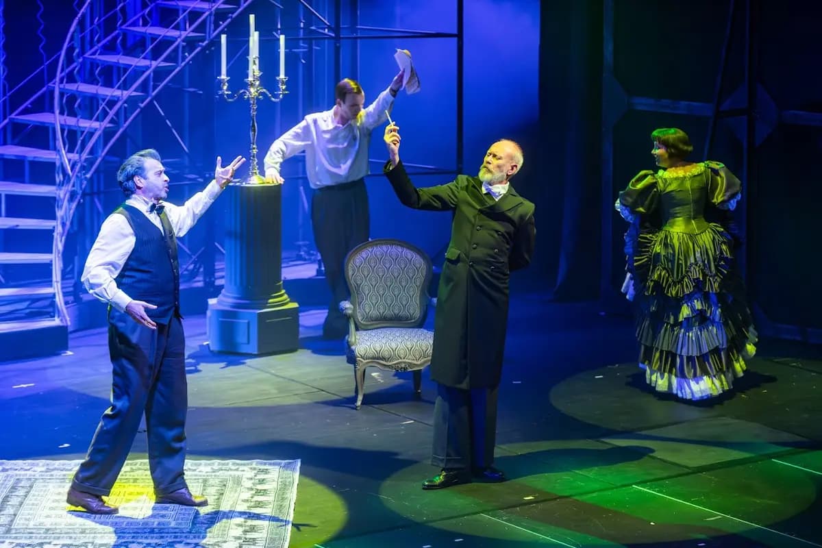 Мейерхольд. Чужой театр (Театр им. Моссовета)