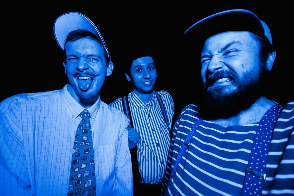 Четыре жирных УЁ (Театр Труда)