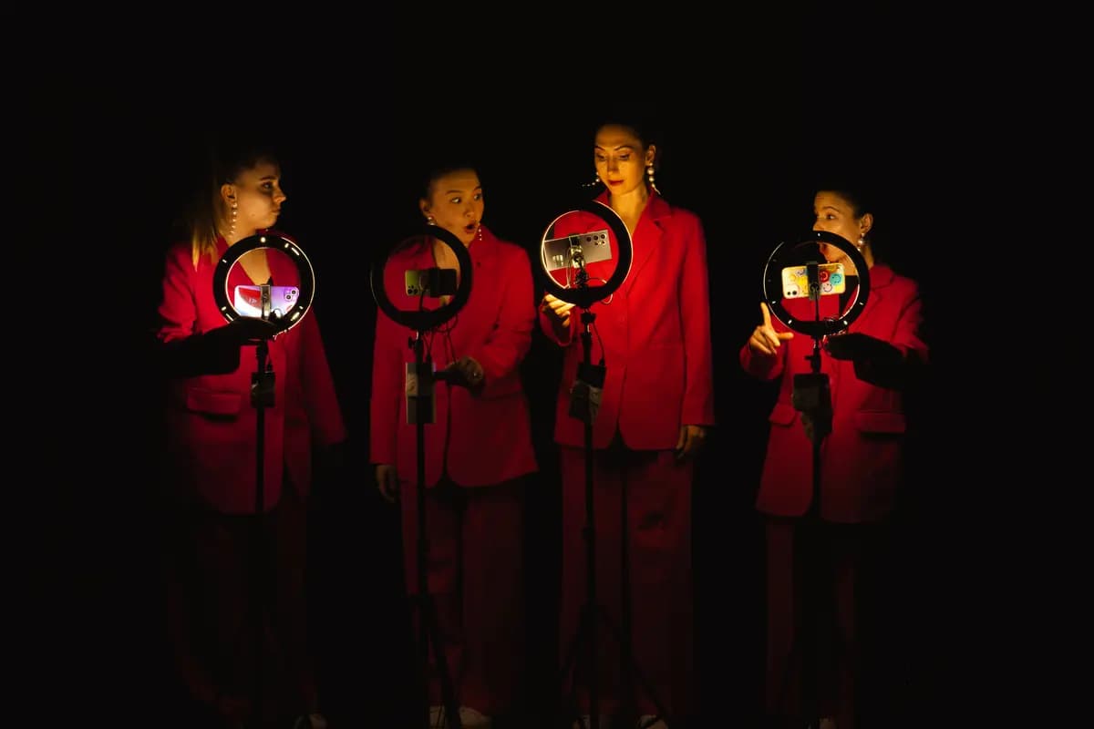 Герои нашего времени (Театр Труда)