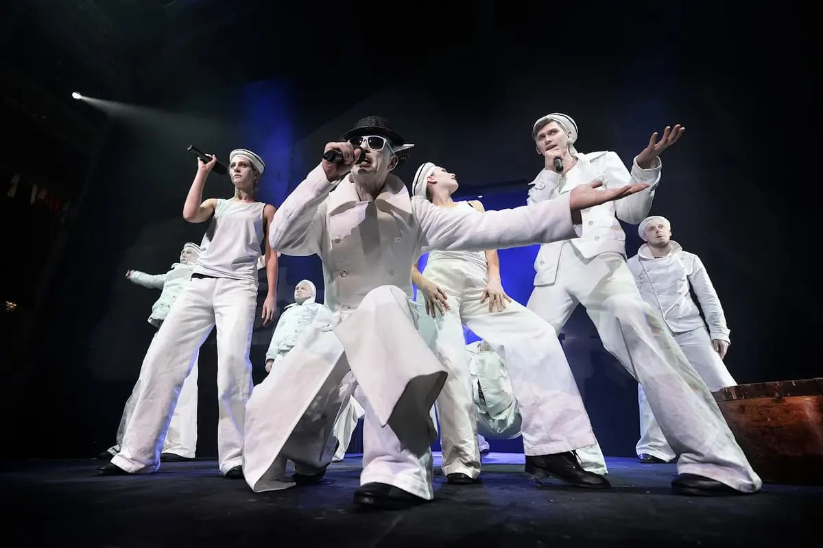 Оптимистическая трагедия. Прощальный бал (Александринский театр)