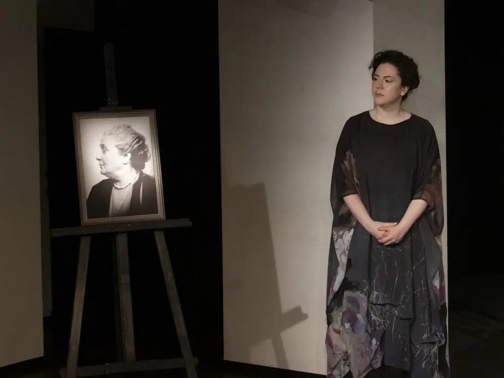 Бог сохраняет всё (Театр Вахтангова)