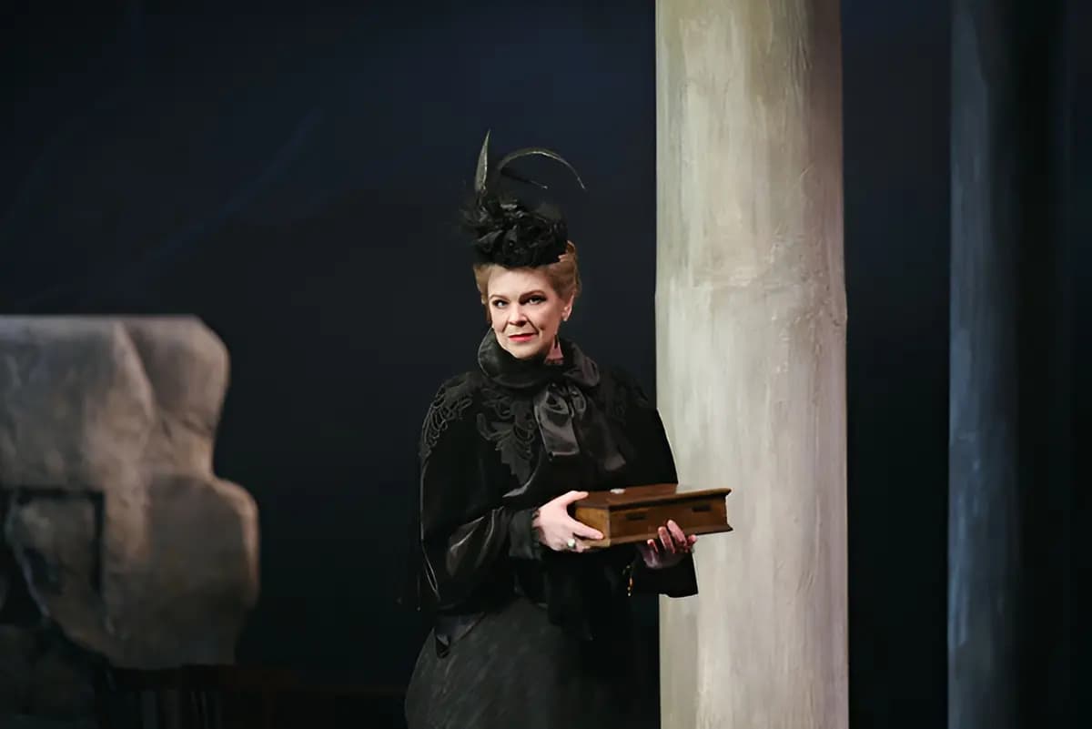 Лес (Русский драматический театр)