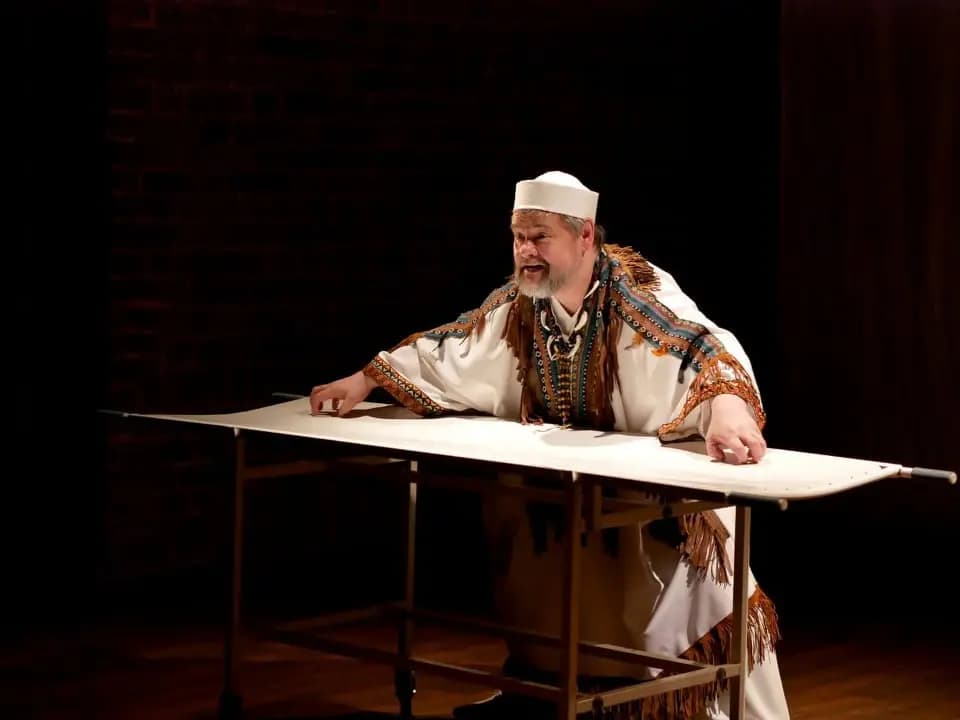 19 Айболит 42 (Театральный особняк)