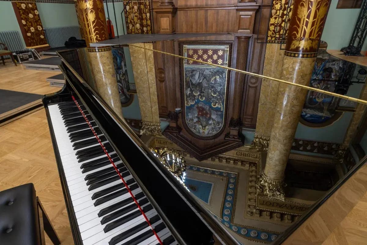 Джазовый бриз при свечах (Концертный зал на Английской набережной)