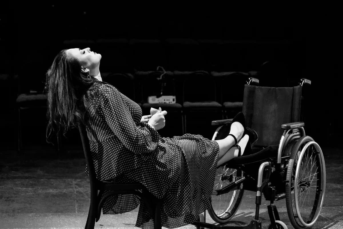 Восемь женщин (Театр «Мой»)