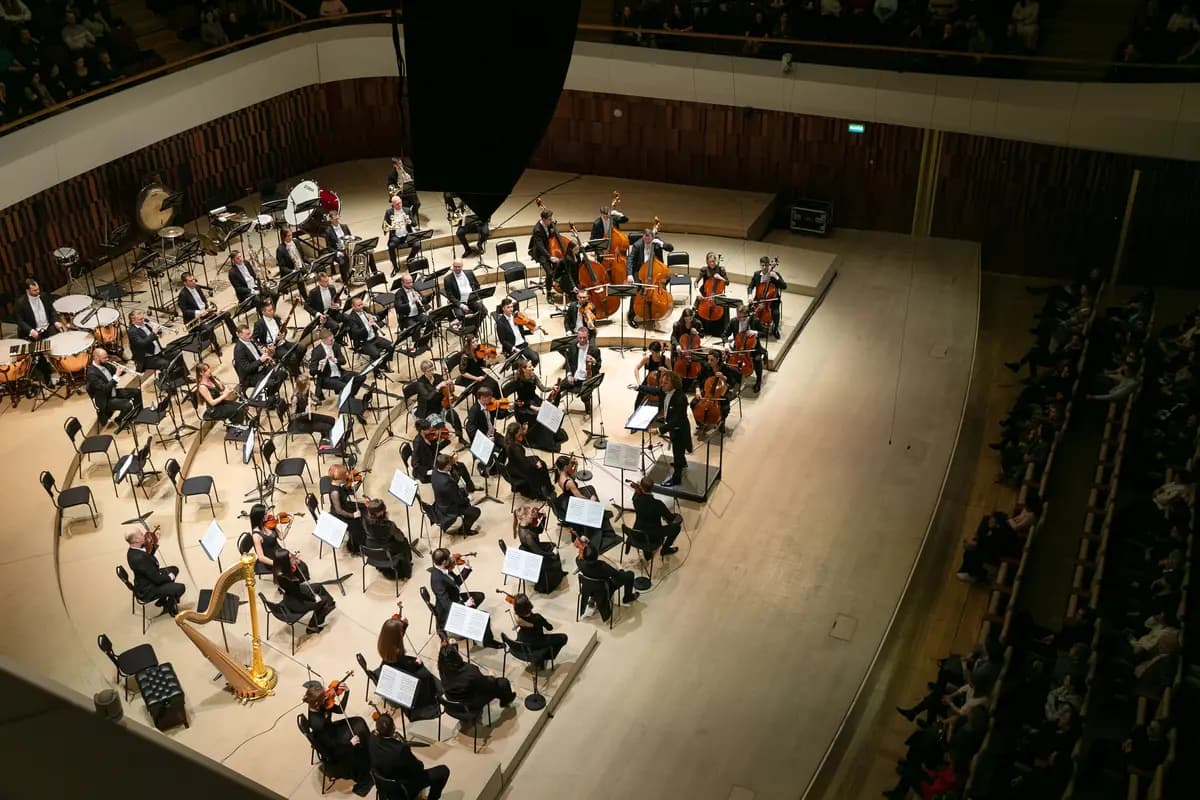 Тюменский филармонический оркестр. Чжан Лу (Филармония)