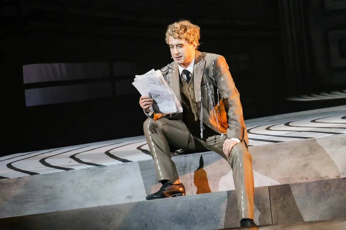 Есенин (Дворец искусств Ленинградской области)