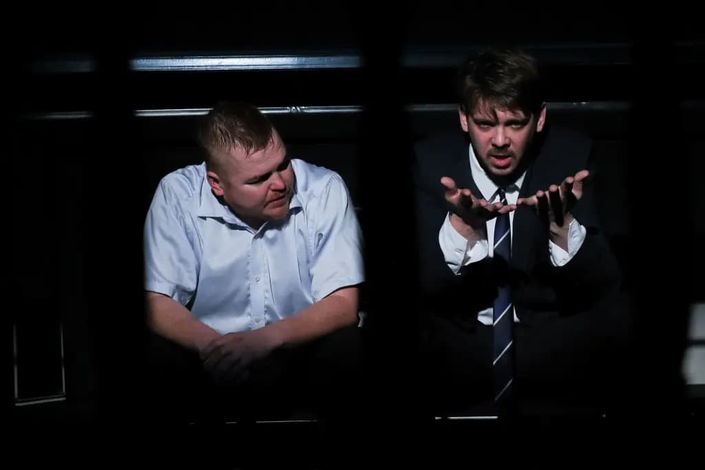 Вишневые Мартинсы (Глобус)