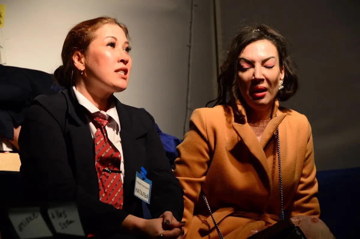 Жизнь в розовом стрессе (Дом писателя)