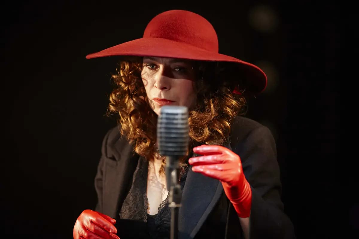 24 часа из жизни женщины (Театр музыки и поэзии п/р Камбуровой)