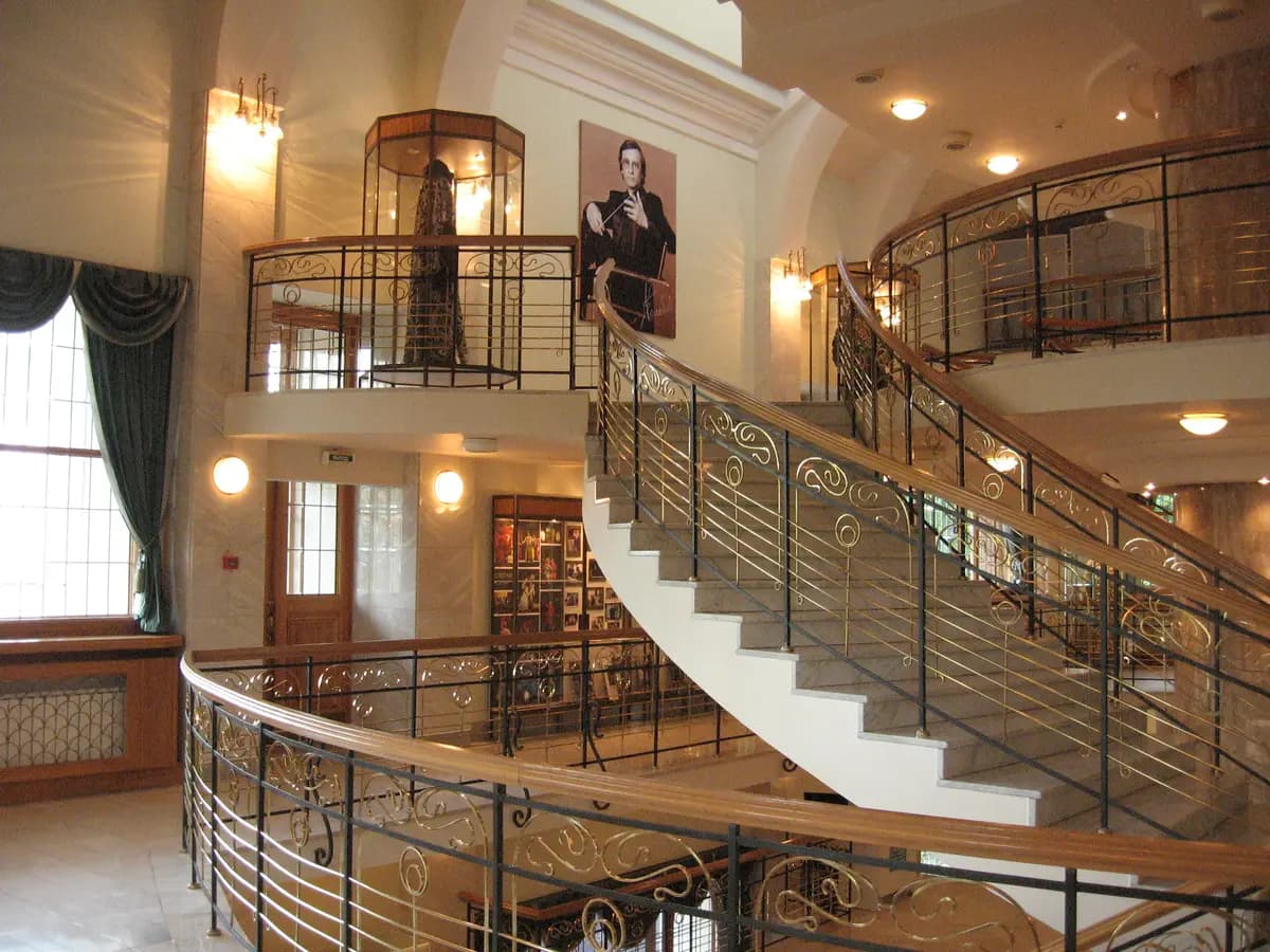 Экскурсия по театру (Новая Опера)