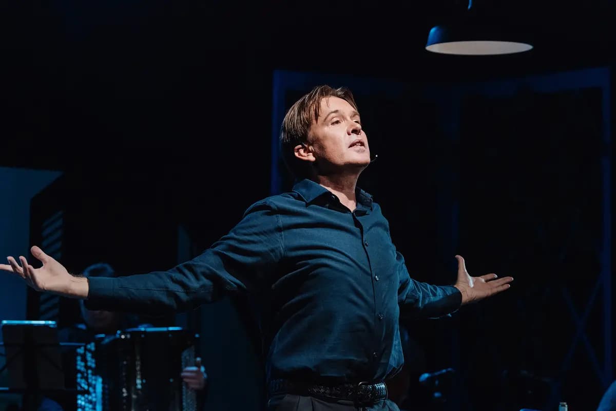 Олег Погудин. Мелодия рассвета (Театр музыки и поэзии п/р Камбуровой)