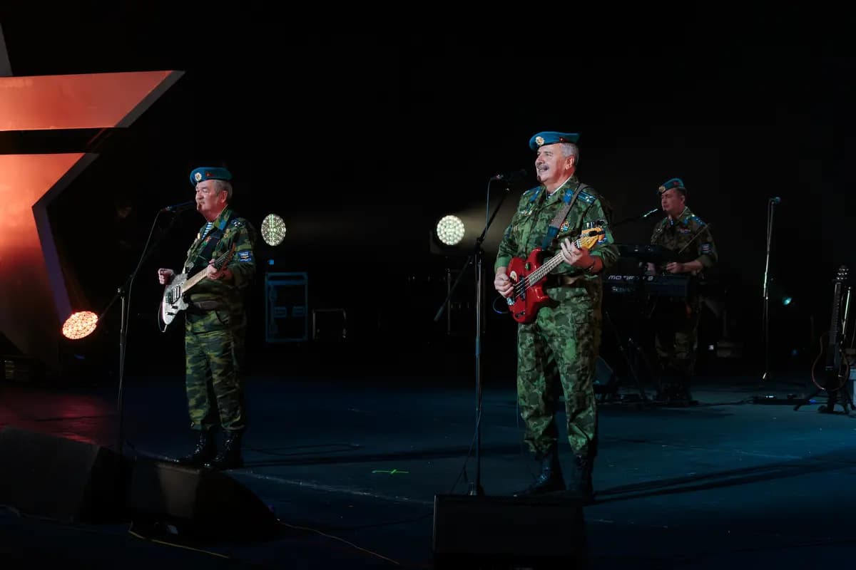 Голубые береты (ДК Барнаула)